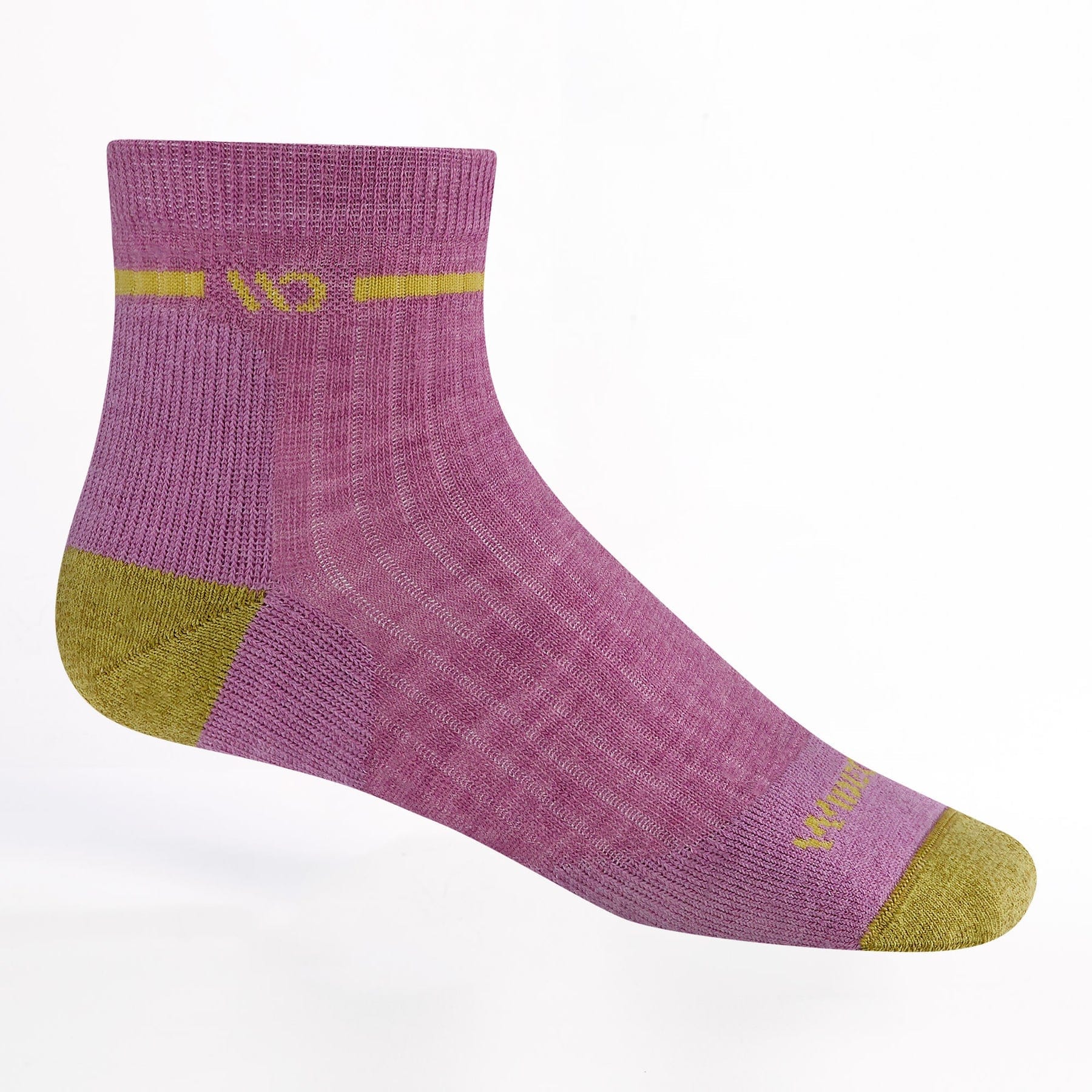 Wide Open Women's Single Stripe Cushioned Quarter Socks