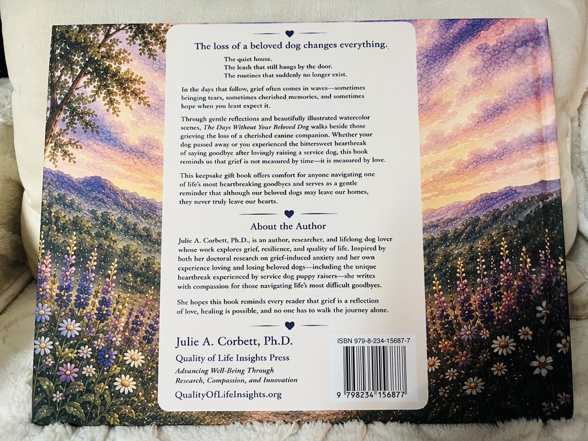 Back cover of The Days Without Your Beloved Dog with the book description and author biography